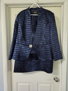Giovanna Navy Blue Crinkle Satin 3-Piece Skirt Suit Set Crystal Brooch